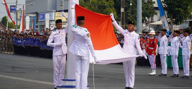 Wali Kota Tegal Pimpin Upacara Detik-detik Proklamasi HUT ke-81 RI di Jalan Pancasila