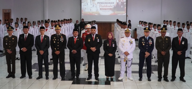 Wali Kota Tegal Kukuhkan Anggota Paskibraka Kota Tegal Tahun 2026